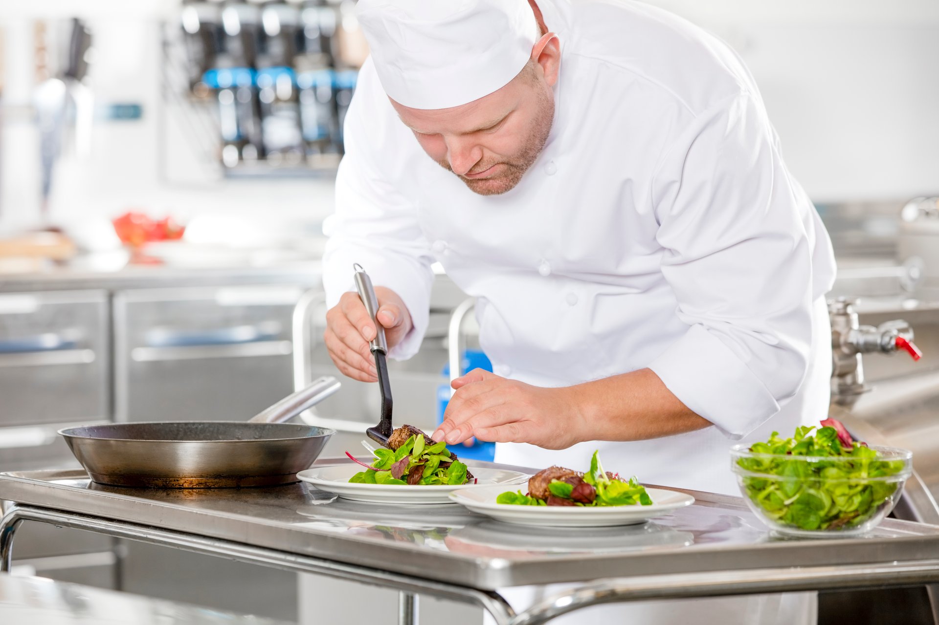 professional-chef-prepare-steak-dish-at-restaurant-2025-03-10-17-07-51-utc